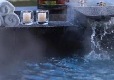 冬天泡室外溫泉會受風(fēng)嗎