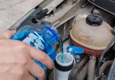 遠(yuǎn)景s1水箱位置在哪