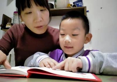 欣欣向“龍” 一“閱”而起