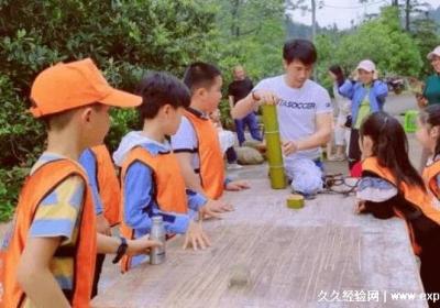 孩子研學旅行家長曬朋友圈說說，分享孩子快樂的青春文案。