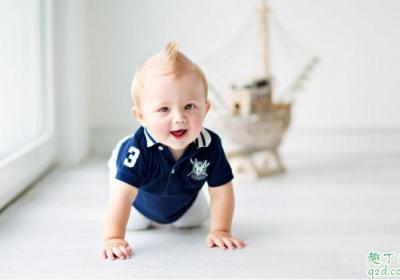 剛出生的寶寶需要每天喂水嗎 剛出生的寶寶喂水好還是不喂水好