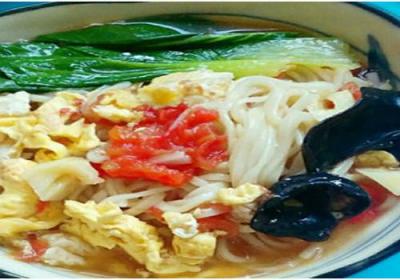 ?雞蛋炒烏冬面的做法簡(jiǎn)單 番茄醬炒烏冬面的做法大全