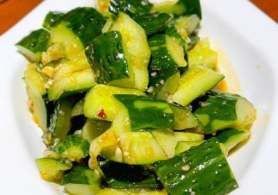 ?拍黃瓜的做法分享給你，鮮香又美味，快試試！