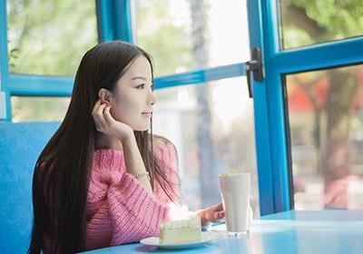 ?微信上如何跟女生聊天調情，讓她迫不及待想見你