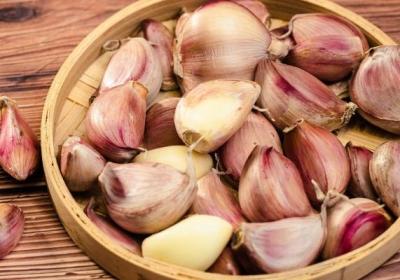 臘八蒜怎么腌制又綠又好吃