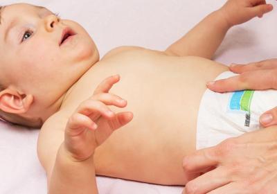 家長(zhǎng)如何陪伴0—1歲寶寶玩耍